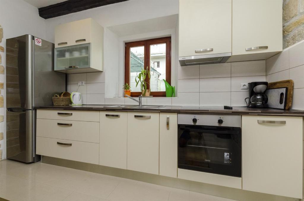 Ferienwohnung Marivo Dugi Rat Exterior foto